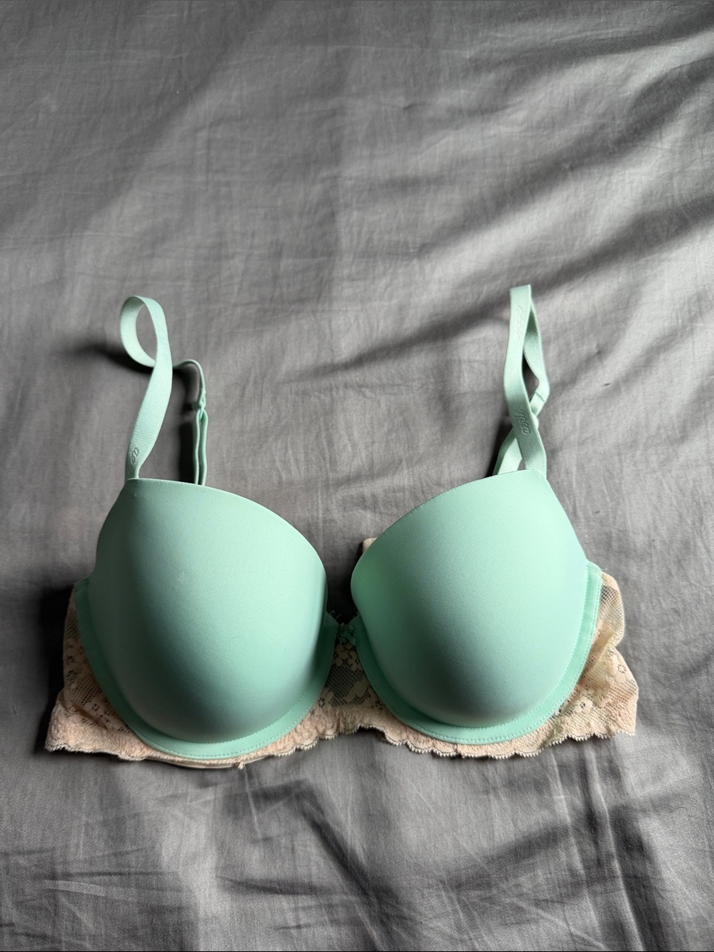Light Mint Lace-Trim T-shirt Bra
